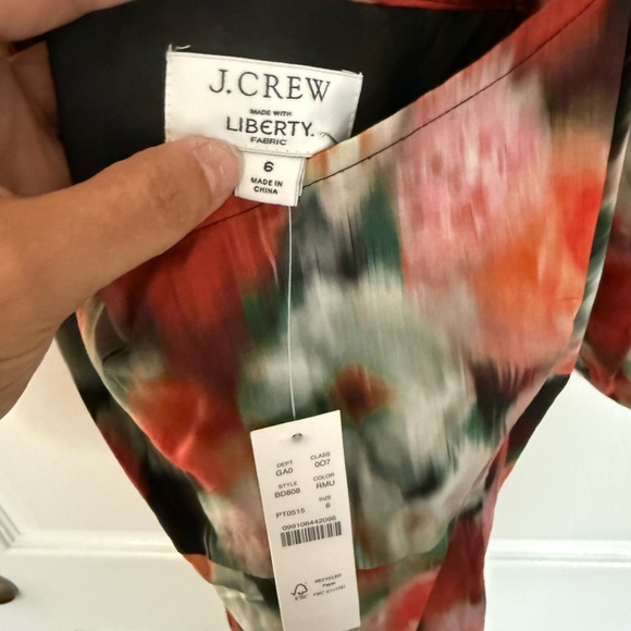 Brand New w/Tags | J. Crew Multicolor Floral Puff Sleeve Blouse | Size 6 - Picture 3 of 3